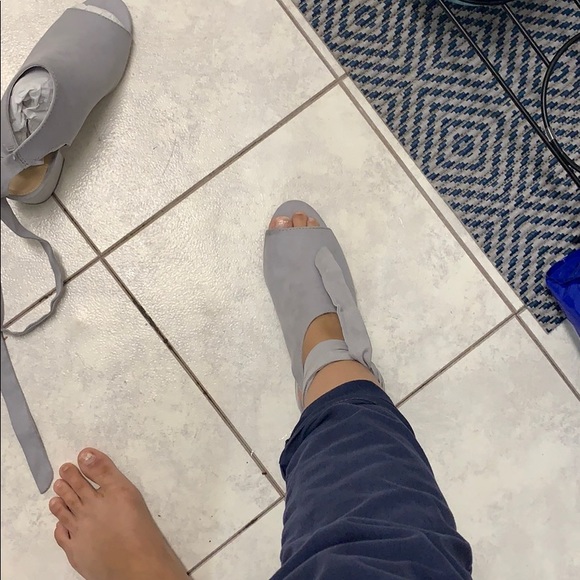 Summer heels! - Picture 3 of 3